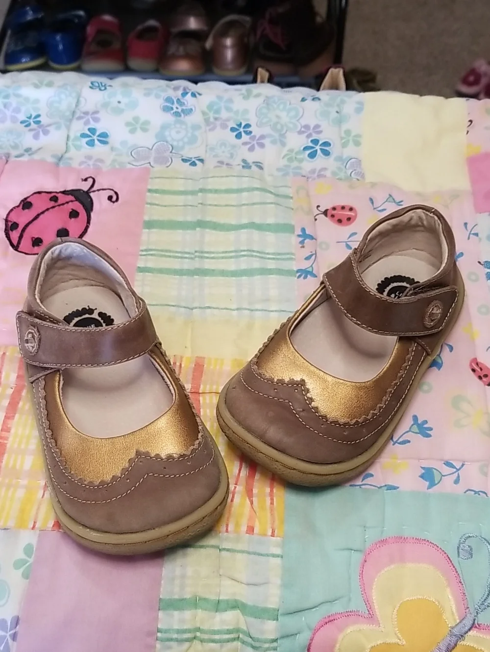 Livie & Luca Girls Gold and Taupe Mary Janes Size 8 Soft Leather Tootles